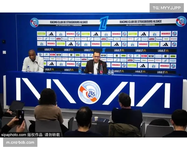 恩里克治下巴黎战术哲学变革 从巨星依赖到全员共舞的团队足球